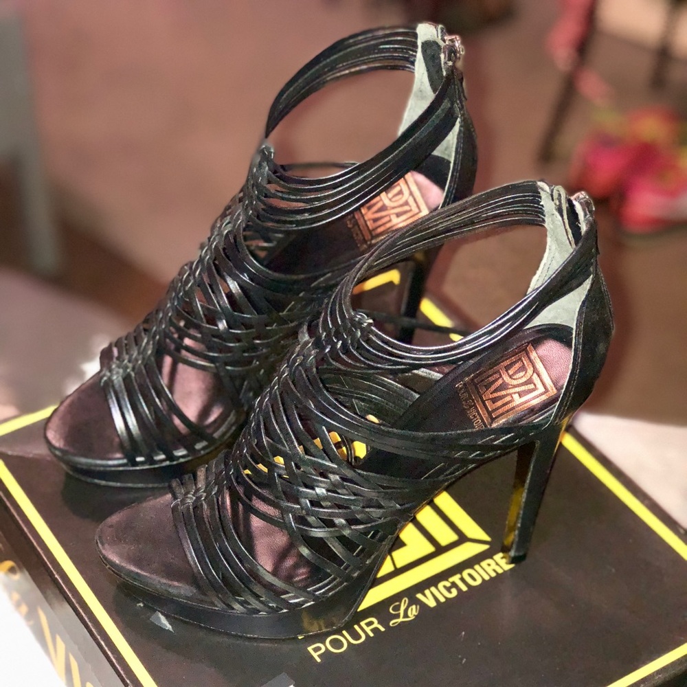 Pour La Victoire Aurora Cage Sandals